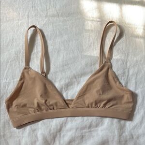 SKIMS FITS EVERYBODY TRIANGLE BRALETTE